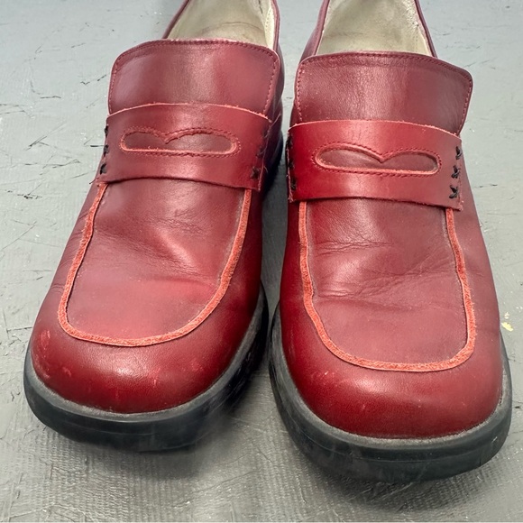 John Fluevog Dark Red Leather Chunky Block Heel Loafer Size 8 - Picture 11 of 11